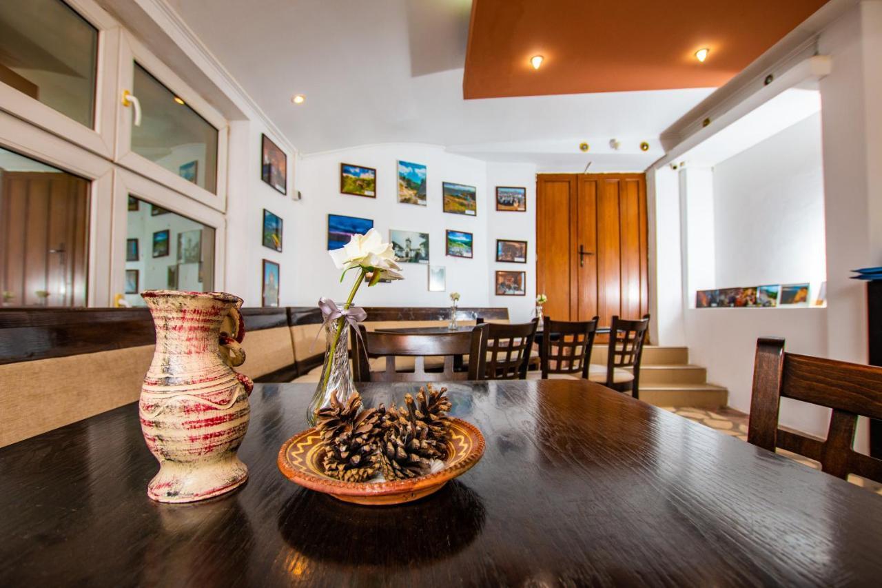 מלון Baia de Aramă Casa Alba מראה חיצוני תמונה